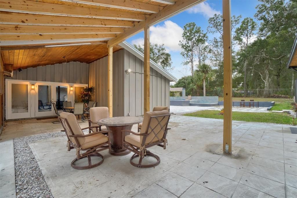 For Rent: $3,900 (4 beds, 2 baths, 3364 Square Feet)