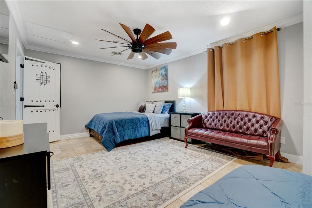 For Rent: $3,900 (4 beds, 2 baths, 3364 Square Feet)