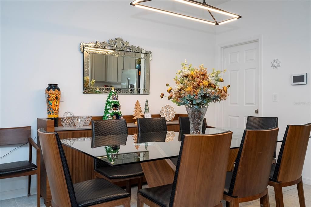 En Venta: $459,000 (3 camas, 3 baños, 2032 Pies cuadrados)