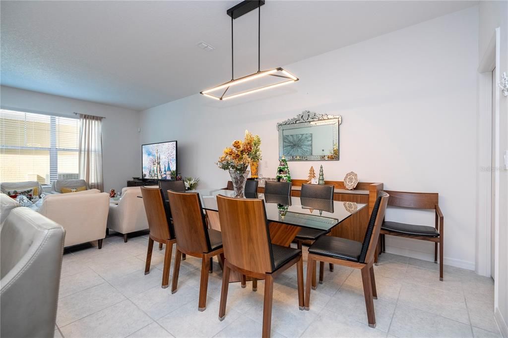 En Venta: $459,000 (3 camas, 3 baños, 2032 Pies cuadrados)