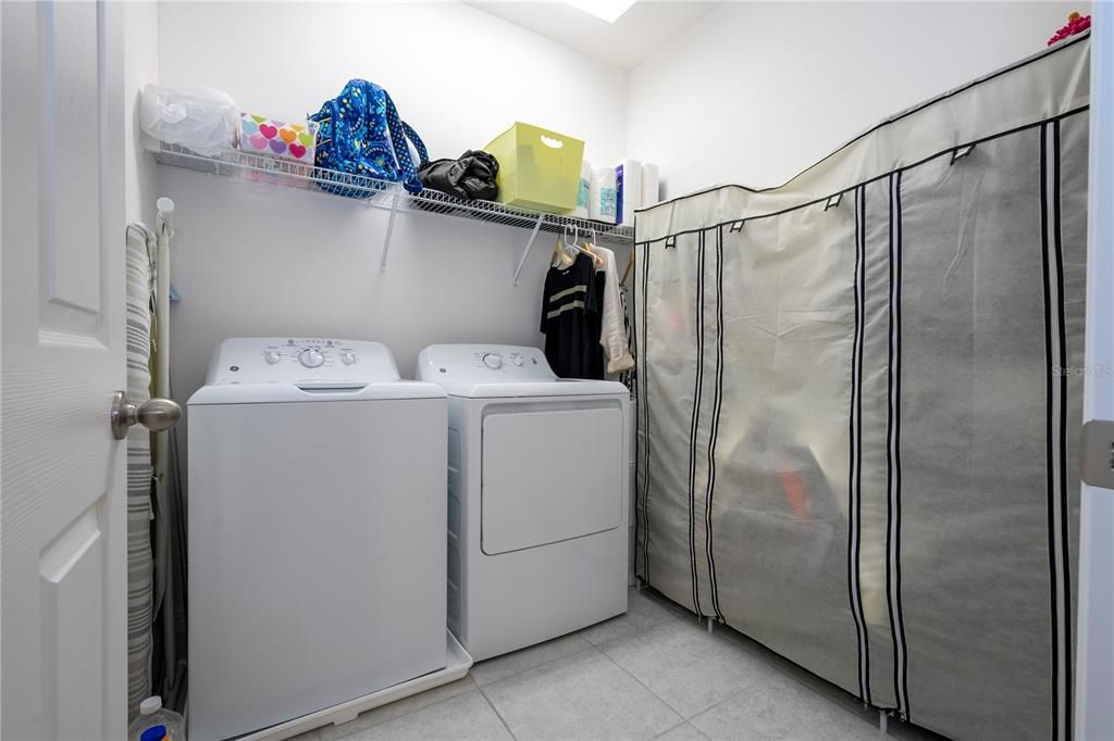 En Venta: $459,000 (3 camas, 3 baños, 2032 Pies cuadrados)