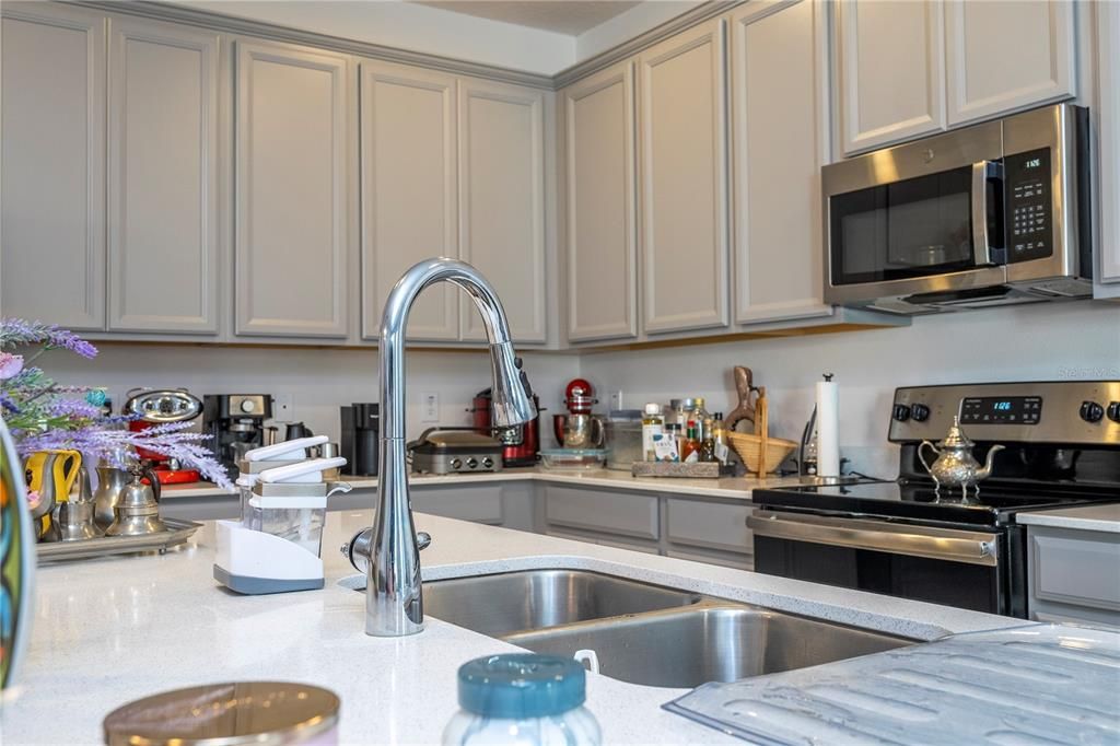 En Venta: $459,000 (3 camas, 3 baños, 2032 Pies cuadrados)