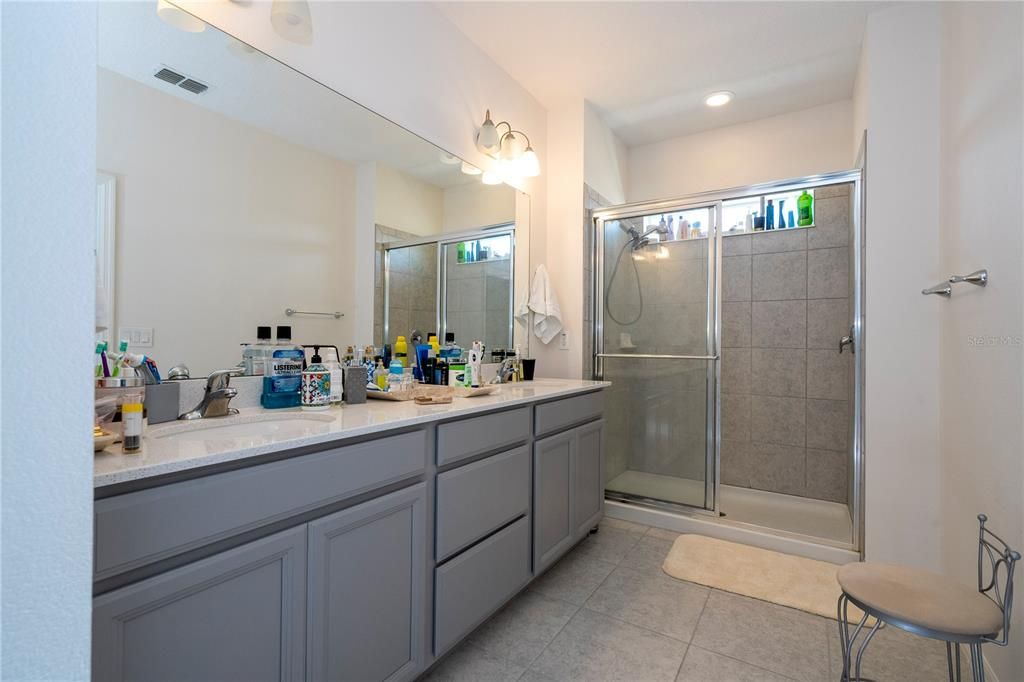 En Venta: $459,000 (3 camas, 3 baños, 2032 Pies cuadrados)