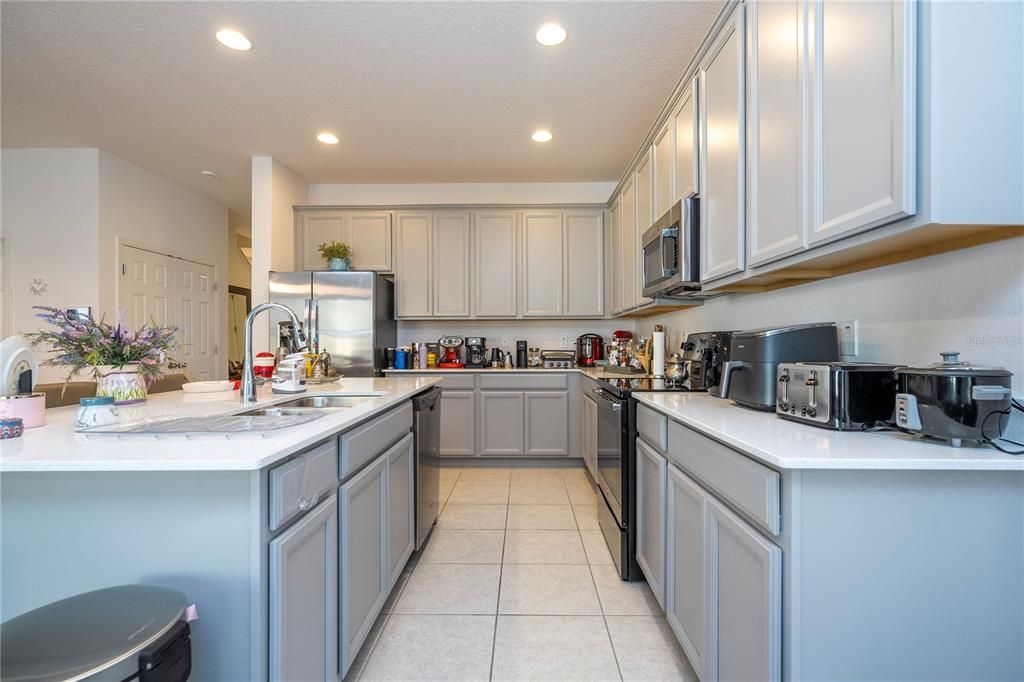 En Venta: $459,000 (3 camas, 3 baños, 2032 Pies cuadrados)