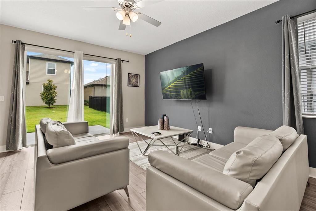 For Sale: $438,888 (4 beds, 2 baths, 2089 Square Feet)