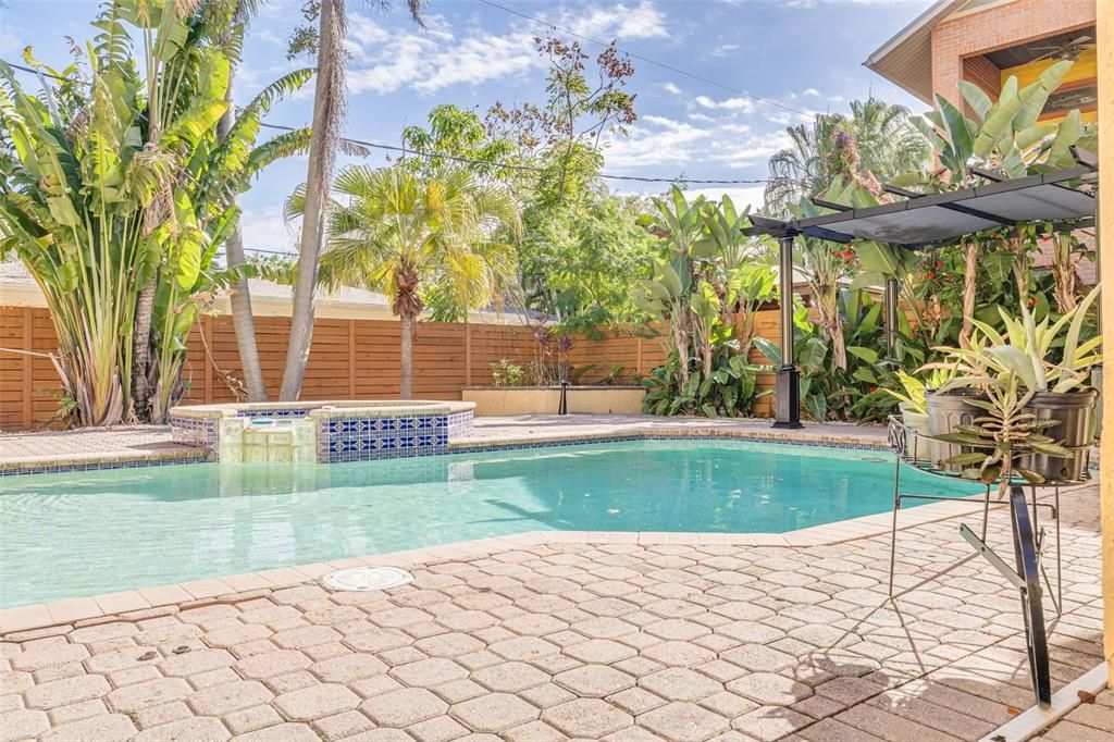 For Sale: $2,599,999 (5 beds, 3 baths, 4066 Square Feet)