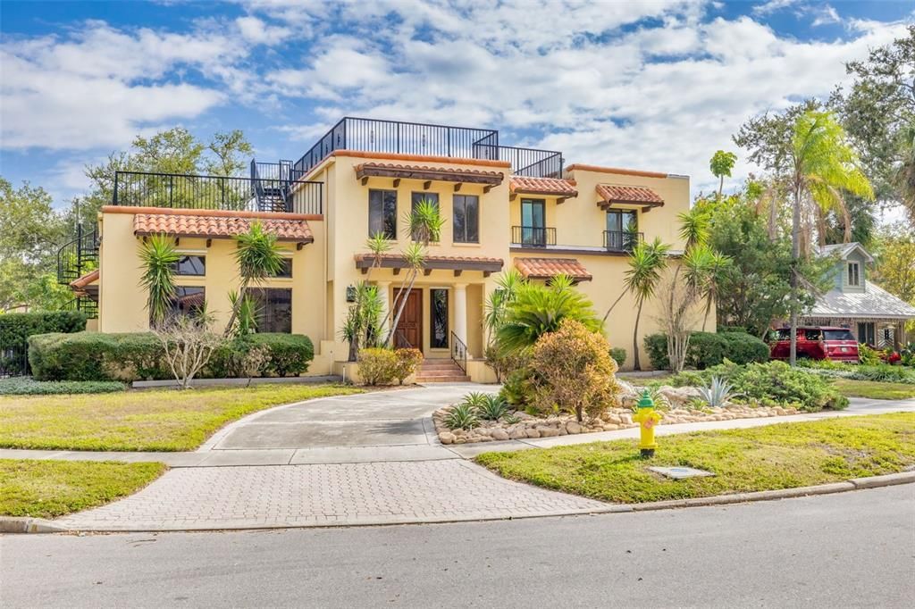 For Sale: $2,599,999 (5 beds, 3 baths, 4066 Square Feet)