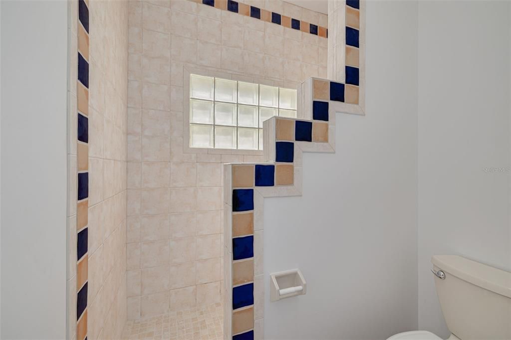 For Sale: $2,599,999 (5 beds, 3 baths, 4066 Square Feet)