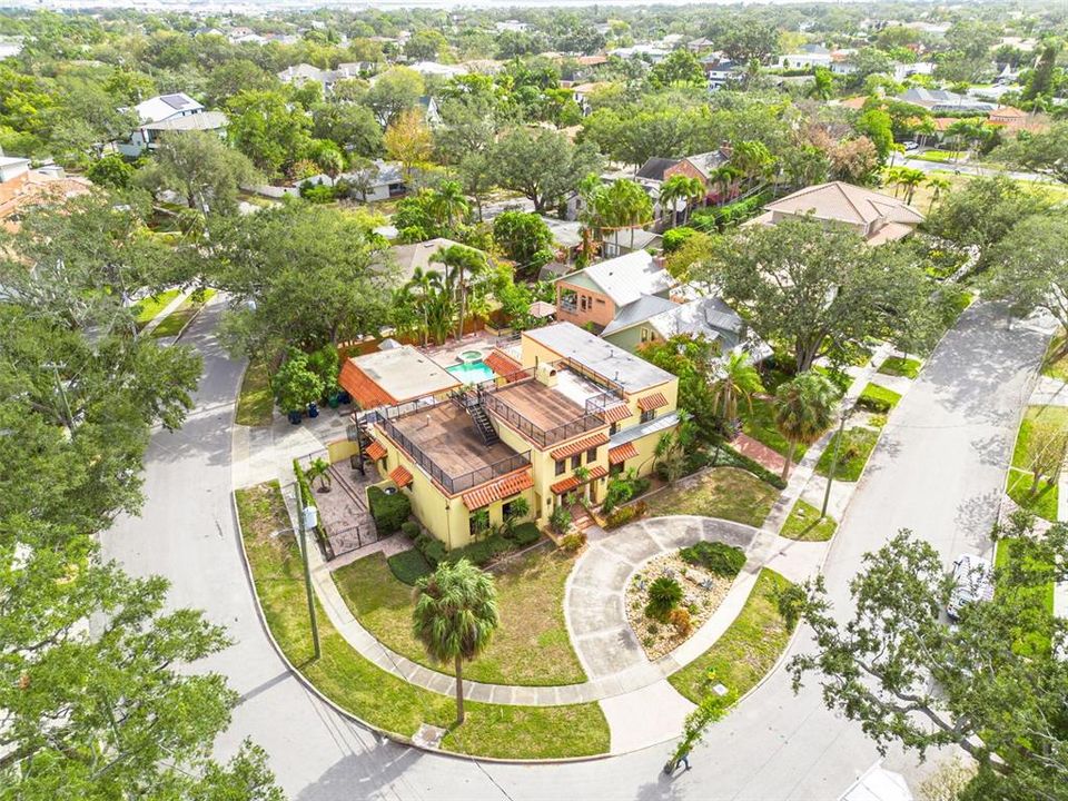 For Sale: $2,599,999 (5 beds, 3 baths, 4066 Square Feet)