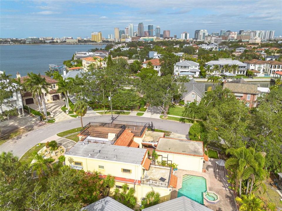 For Sale: $2,599,999 (5 beds, 3 baths, 4066 Square Feet)