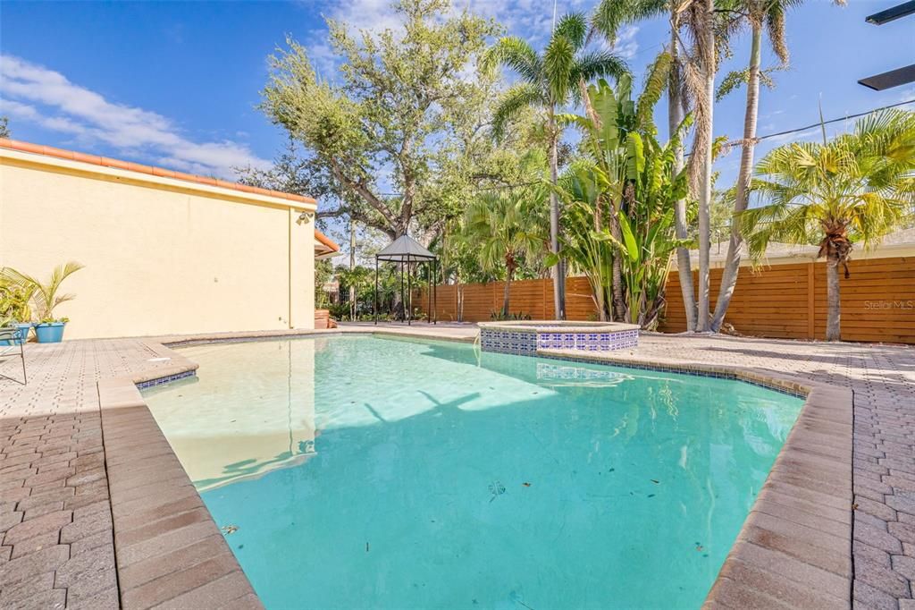 For Sale: $2,599,999 (5 beds, 3 baths, 4066 Square Feet)