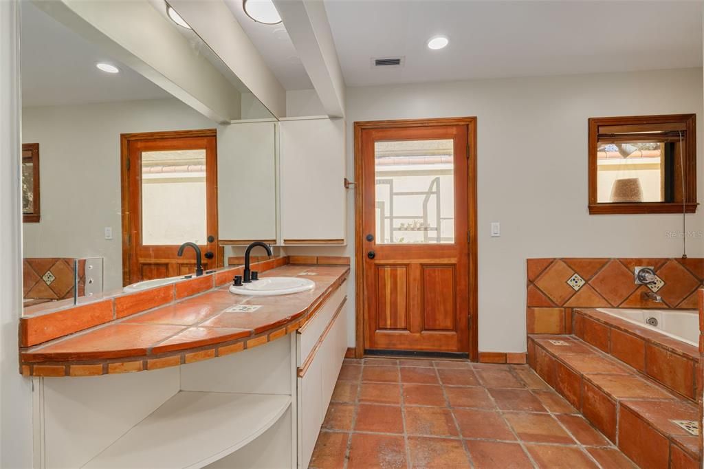 For Sale: $2,599,999 (5 beds, 3 baths, 4066 Square Feet)