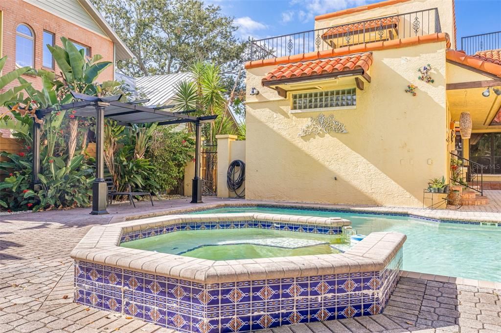 For Sale: $2,599,999 (5 beds, 3 baths, 4066 Square Feet)