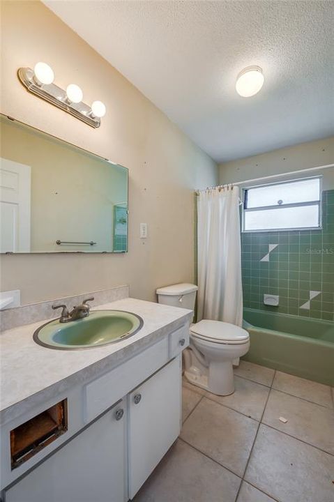 For Sale: $199,900 (4 beds, 3 baths, 1716 Square Feet)