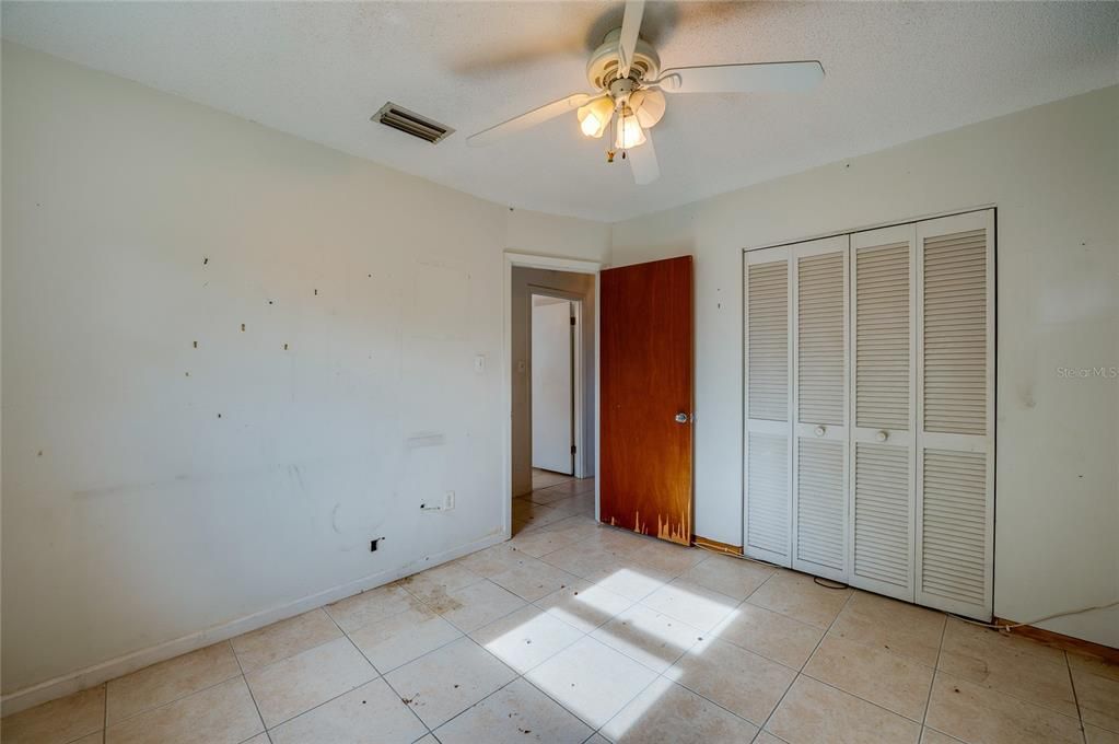 For Sale: $199,900 (4 beds, 3 baths, 1716 Square Feet)