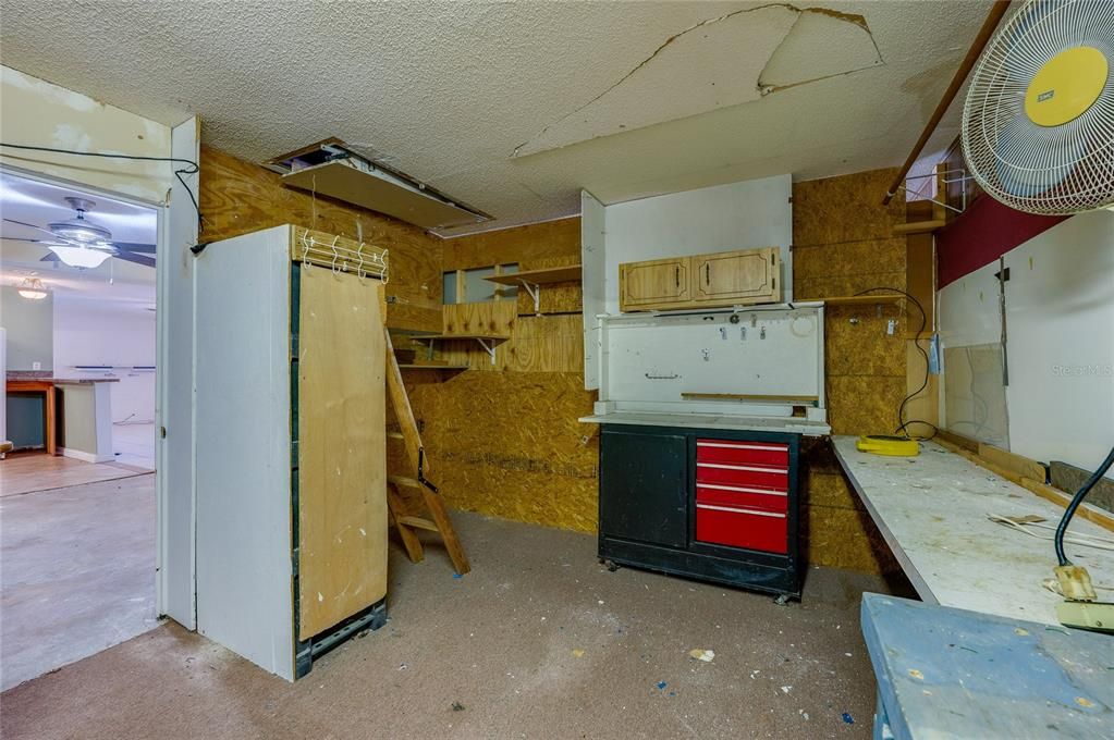 For Sale: $199,900 (4 beds, 3 baths, 1716 Square Feet)