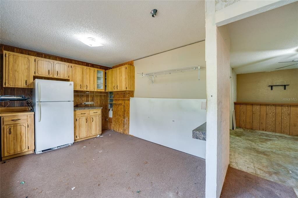 For Sale: $199,900 (4 beds, 3 baths, 1716 Square Feet)