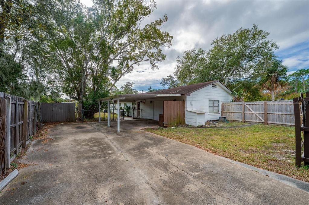 For Sale: $199,900 (4 beds, 3 baths, 1716 Square Feet)