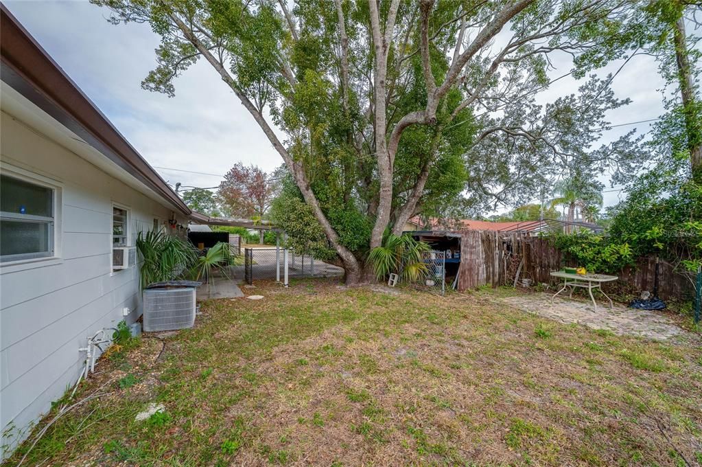 For Sale: $199,900 (4 beds, 3 baths, 1716 Square Feet)