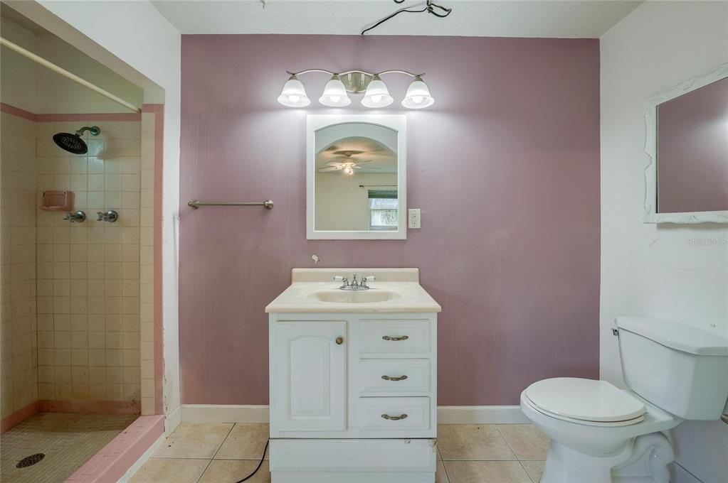 For Sale: $199,900 (4 beds, 3 baths, 1716 Square Feet)