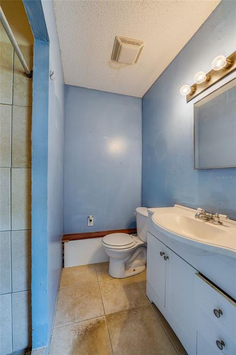 For Sale: $199,900 (4 beds, 3 baths, 1716 Square Feet)