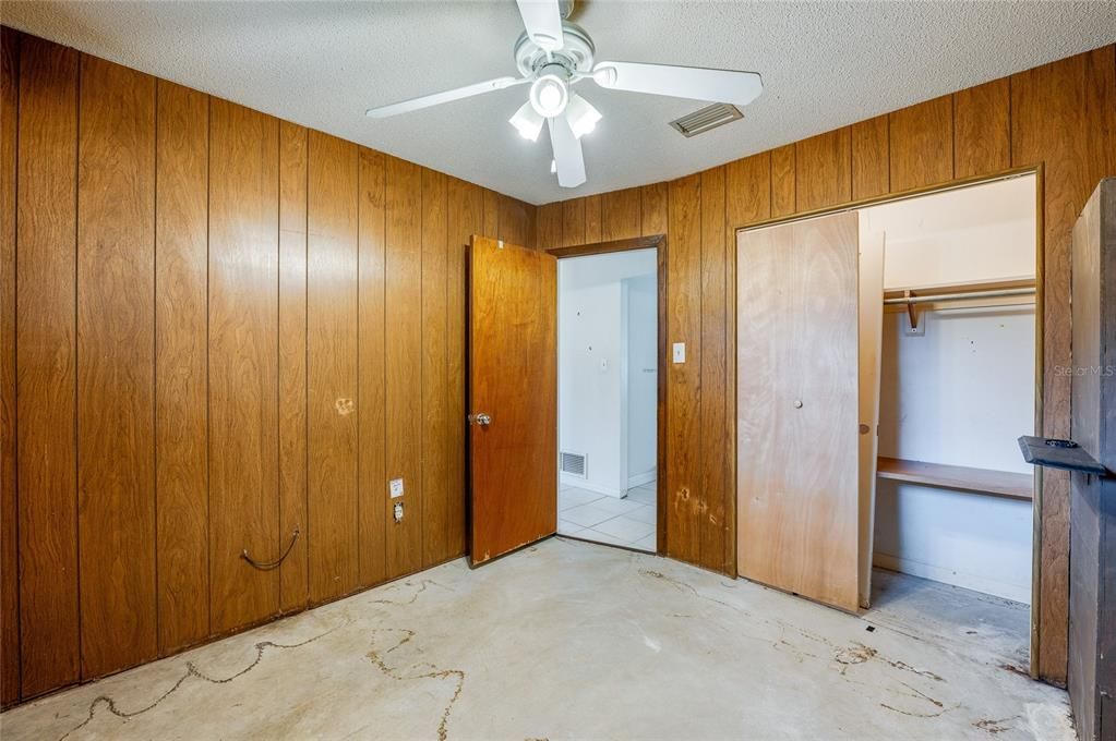 For Sale: $199,900 (4 beds, 3 baths, 1716 Square Feet)