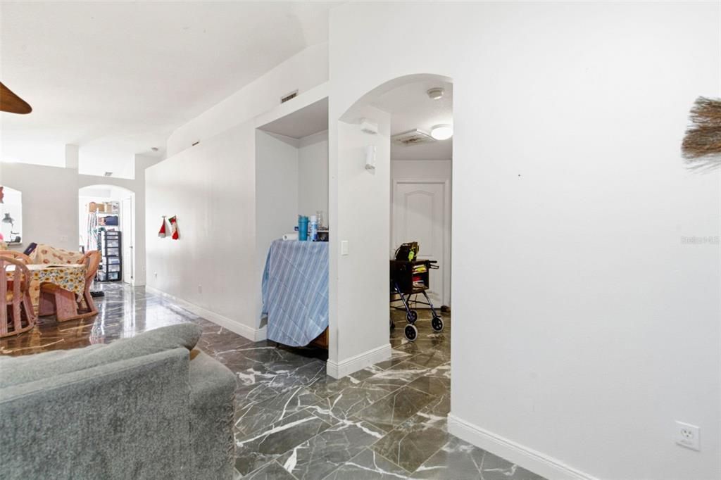 En Venta: $350,000 (3 camas, 2 baños, 1296 Pies cuadrados)