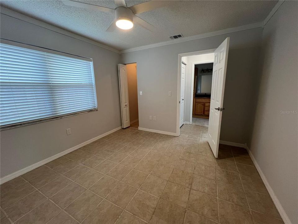 出租: $1,950 (2 贝兹, 2 浴室, 1138 平方英尺)