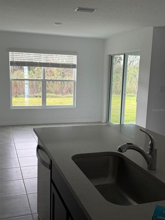 В аренду: $2,450 (3 спален, 2 ванн, 1566 Квадратных фут)