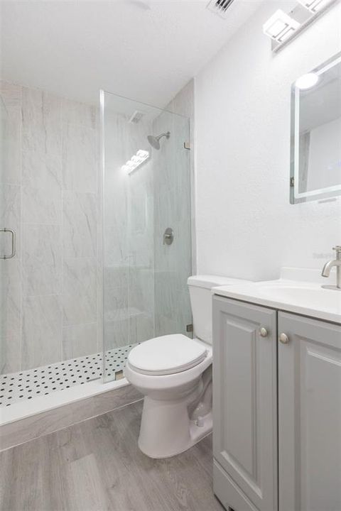 For Sale: $249,900 (2 beds, 2 baths, 672 Square Feet)