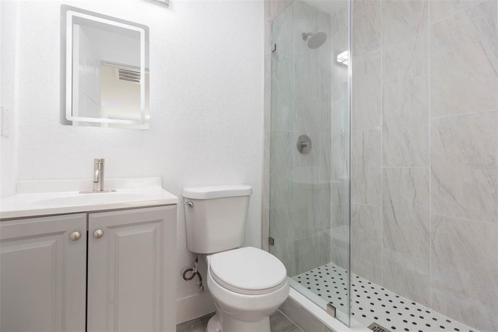 For Sale: $249,900 (2 beds, 2 baths, 672 Square Feet)