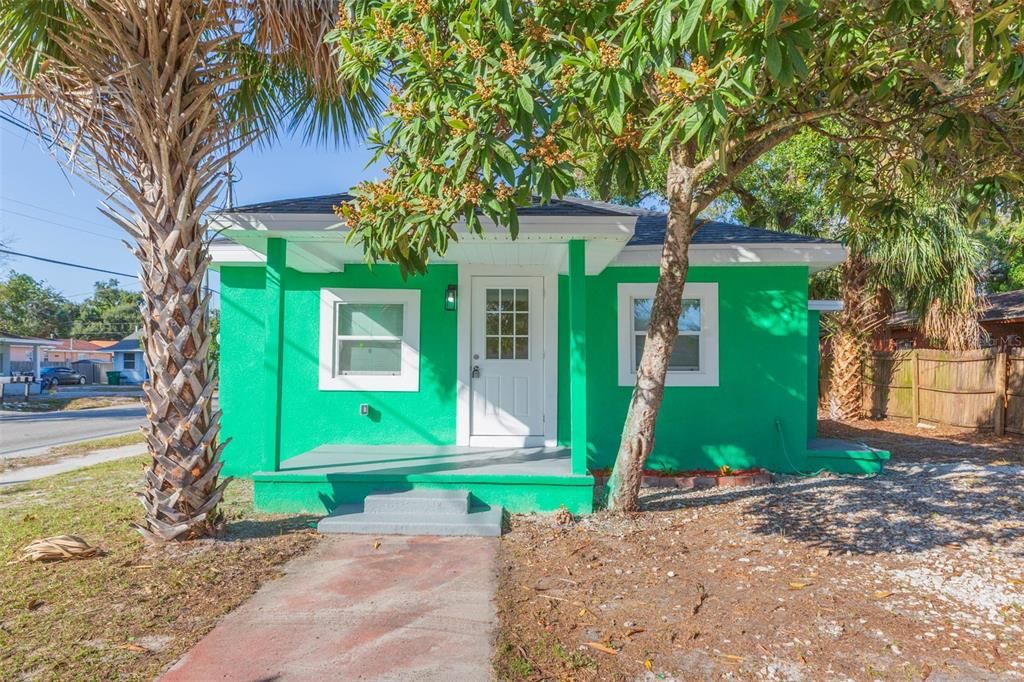 For Sale: $249,900 (2 beds, 2 baths, 672 Square Feet)