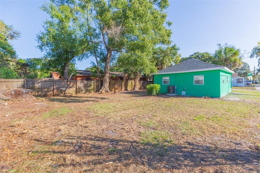 For Sale: $249,900 (2 beds, 2 baths, 672 Square Feet)