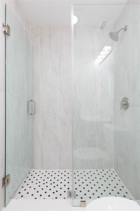 For Sale: $249,900 (2 beds, 2 baths, 672 Square Feet)