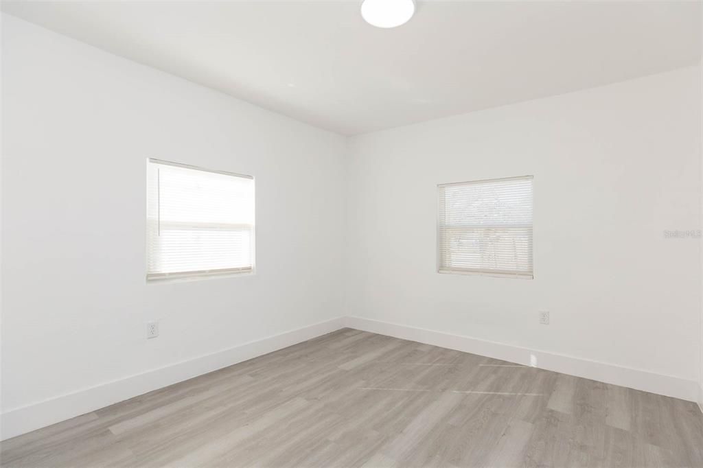 For Sale: $249,900 (2 beds, 2 baths, 672 Square Feet)