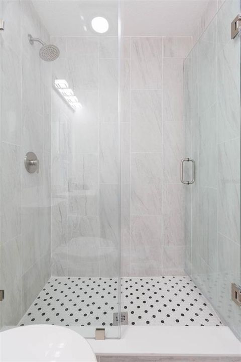 For Sale: $249,900 (2 beds, 2 baths, 672 Square Feet)