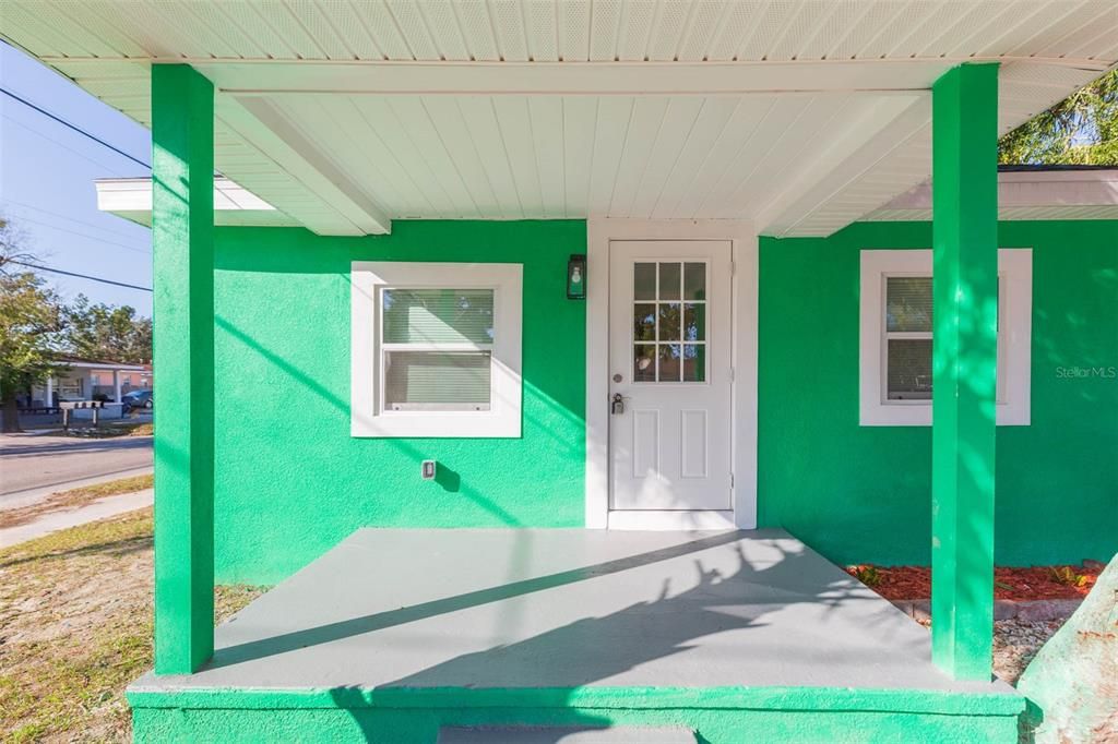 For Sale: $249,900 (2 beds, 2 baths, 672 Square Feet)