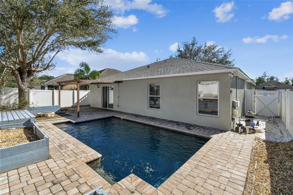 For Sale: $316,999 (3 beds, 2 baths, 1420 Square Feet)