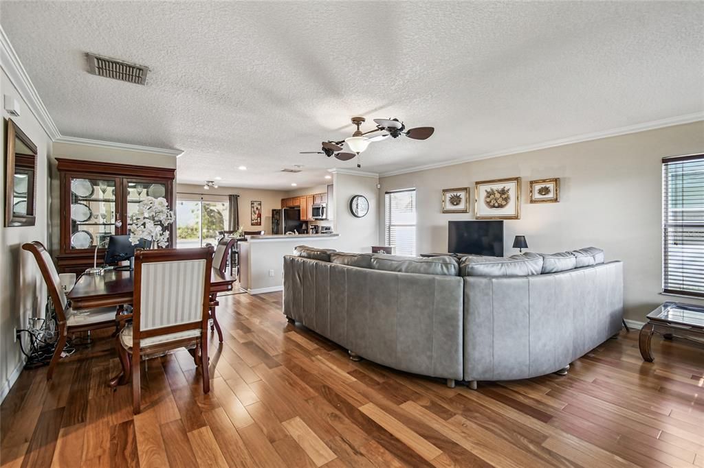 For Sale: $316,999 (3 beds, 2 baths, 1420 Square Feet)