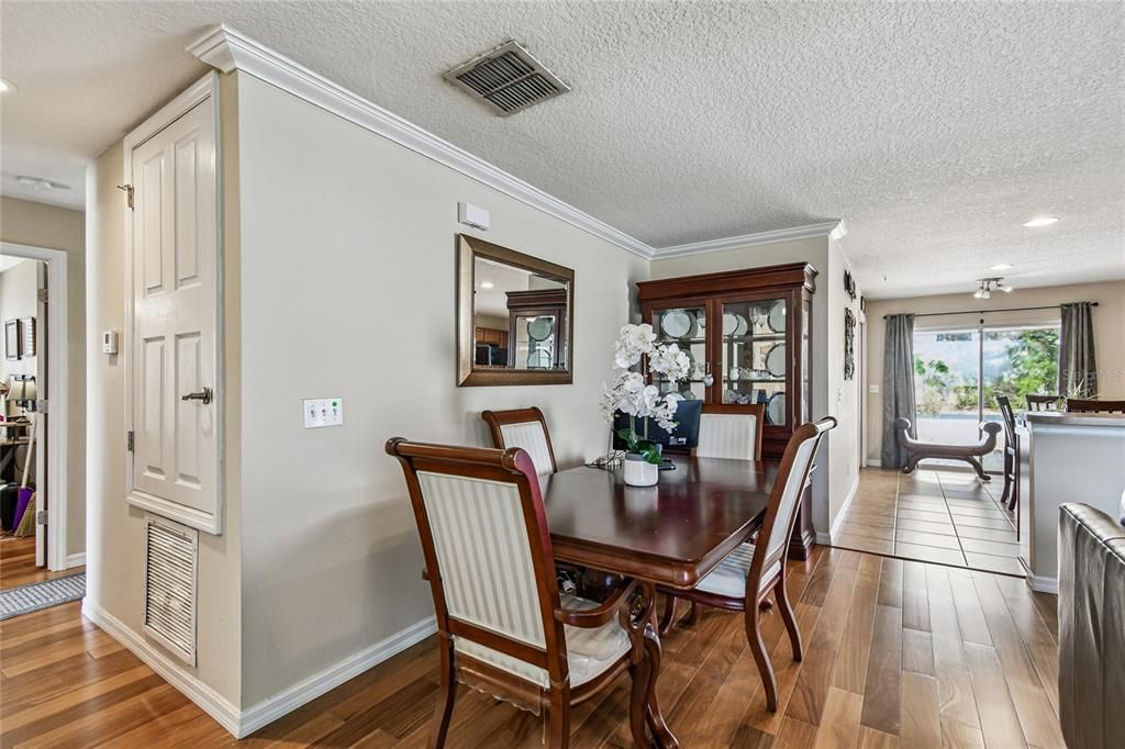 For Sale: $316,999 (3 beds, 2 baths, 1420 Square Feet)