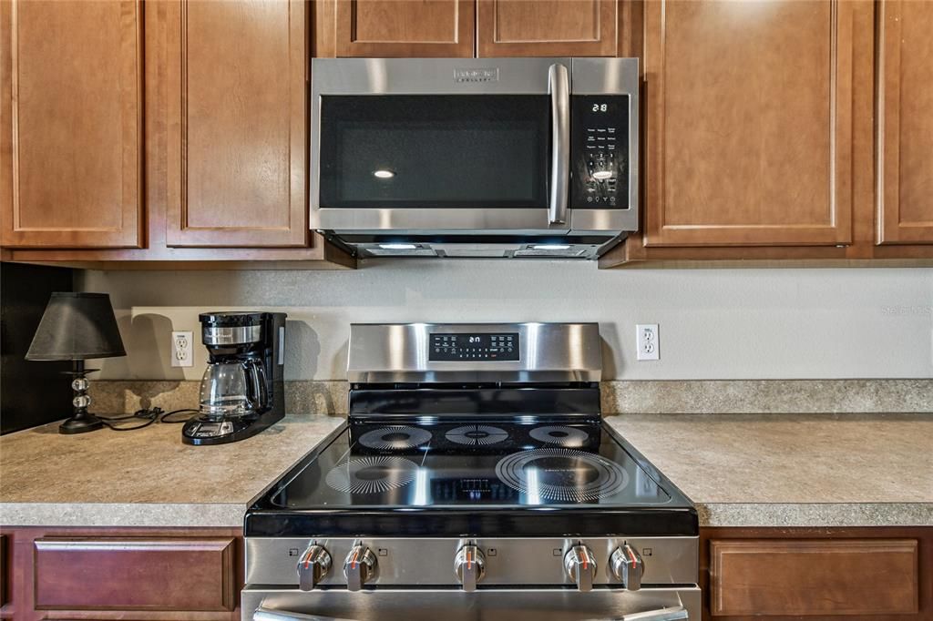 For Sale: $316,999 (3 beds, 2 baths, 1420 Square Feet)