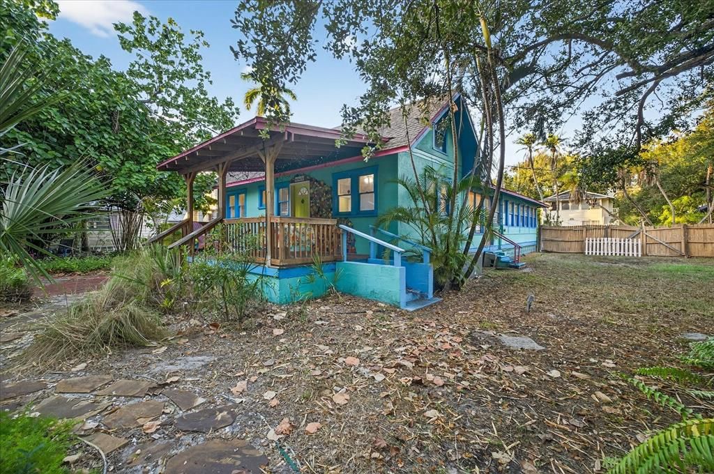 For Sale: $375,000 (2 beds, 0 baths, 1970 Square Feet)