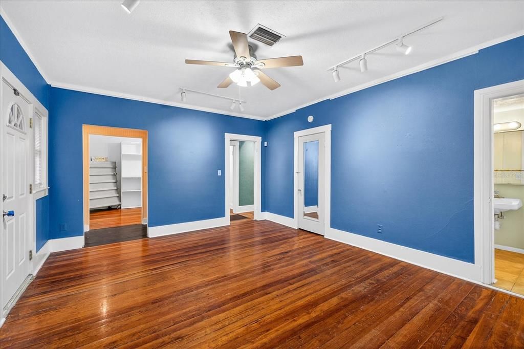 For Sale: $375,000 (2 beds, 0 baths, 1970 Square Feet)