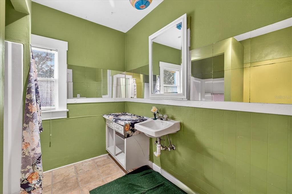 For Sale: $375,000 (2 beds, 0 baths, 1970 Square Feet)