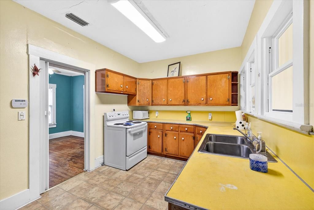 For Sale: $375,000 (2 beds, 0 baths, 1970 Square Feet)