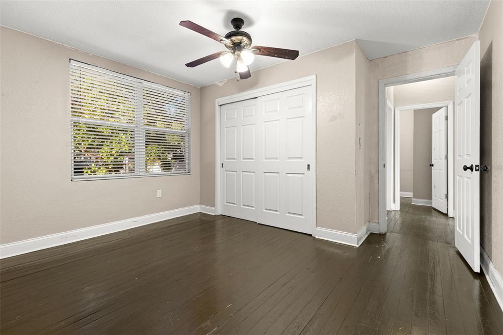 待售: $249,900 (2 贝兹, 1 浴室, 1180 平方英尺)