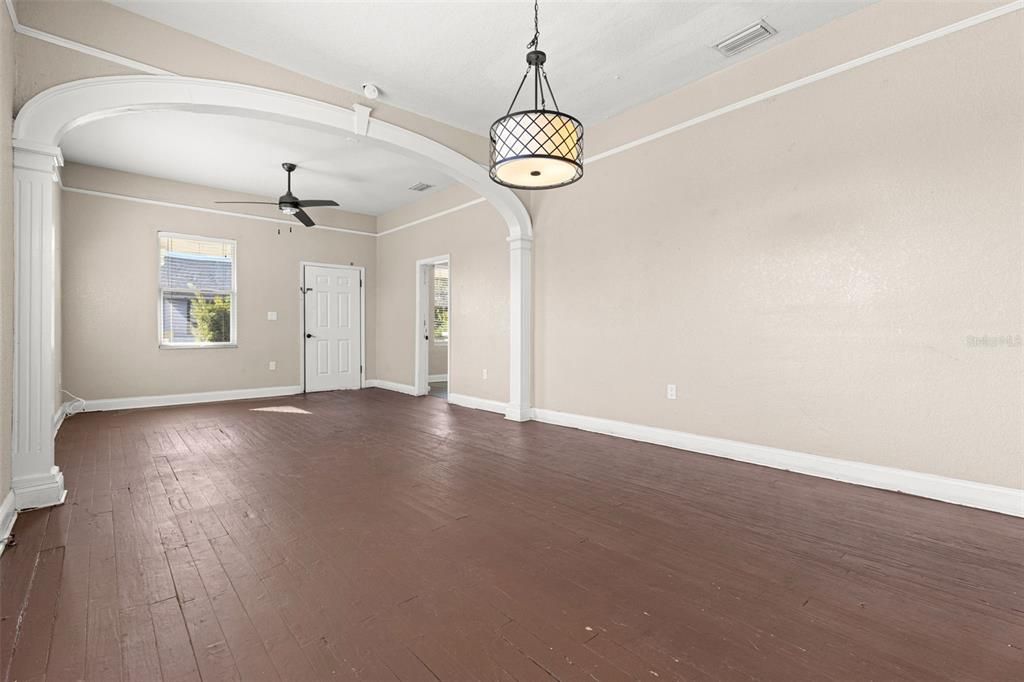 待售: $249,900 (2 贝兹, 1 浴室, 1180 平方英尺)