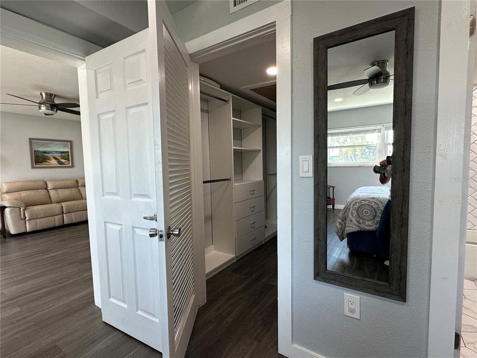 For Rent: $2,500 (2 beds, 2 baths, 1335 Square Feet)