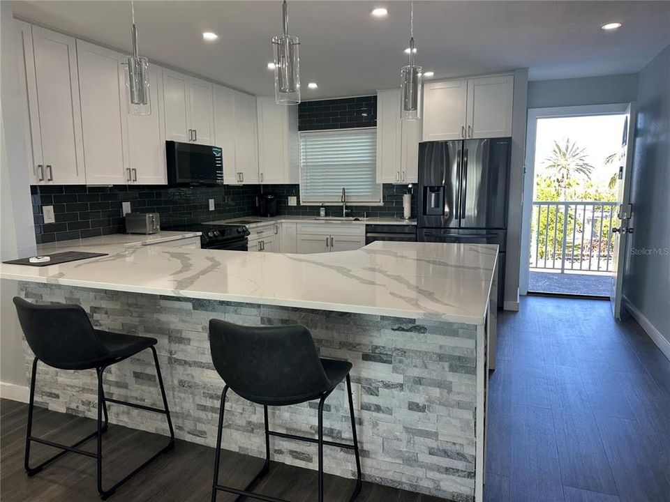 For Rent: $2,500 (2 beds, 2 baths, 1335 Square Feet)