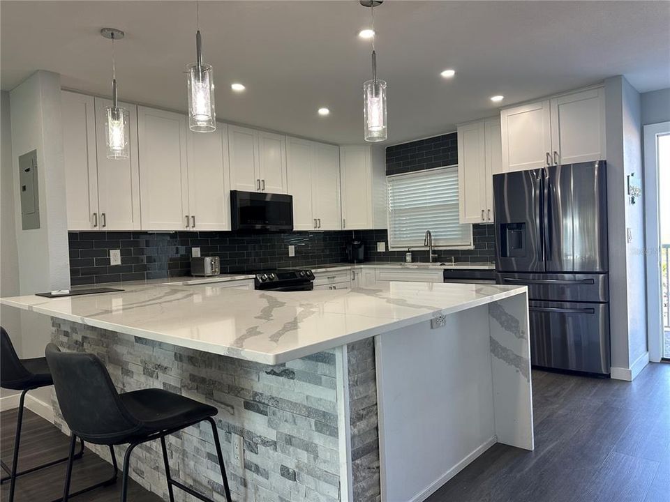 For Rent: $2,500 (2 beds, 2 baths, 1335 Square Feet)